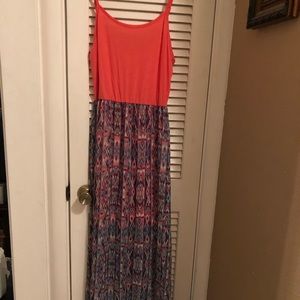 NWOT Just be Maxi dress.  Has liner. Coral, blue, mint green & tan colors. Aztec